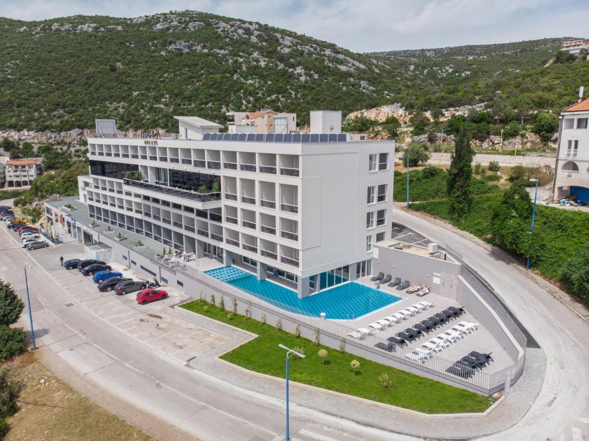 Marea & Neum